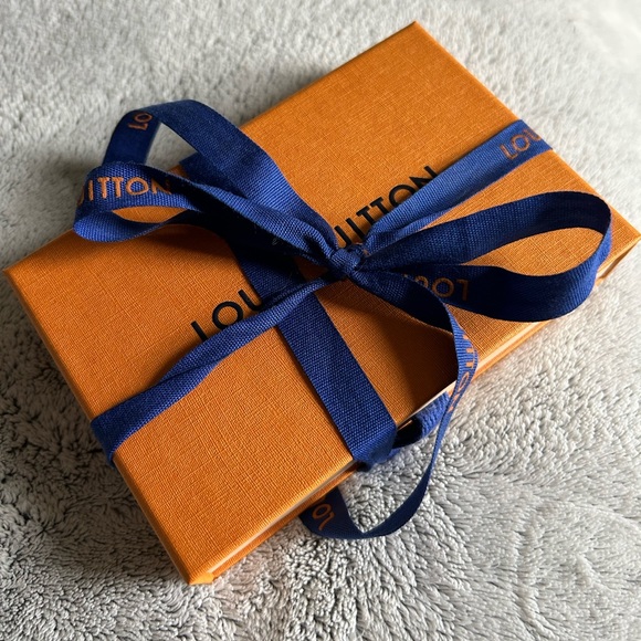 Louis Vuitton 6 Key Holder - Picture 2 of 16